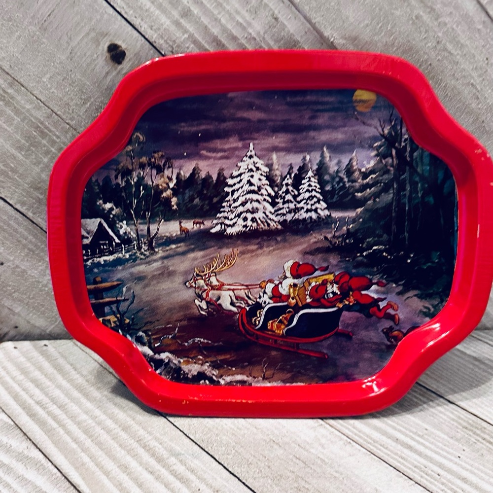 Vintage Christmas Santa Sleigh Reindeer Red Metal Tin Serving‎ Tray 8 Inch